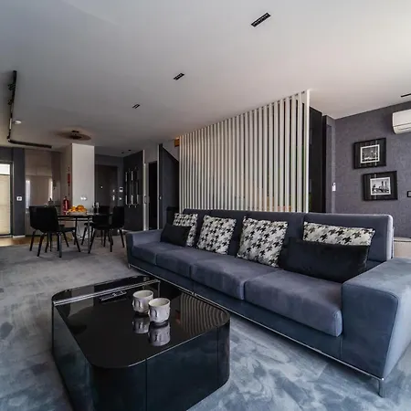 Lux Housing Seculo Xxi * Braga