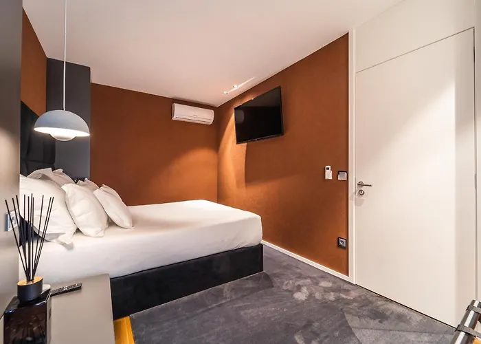 Lux Housing Seculo Xxi * Braga